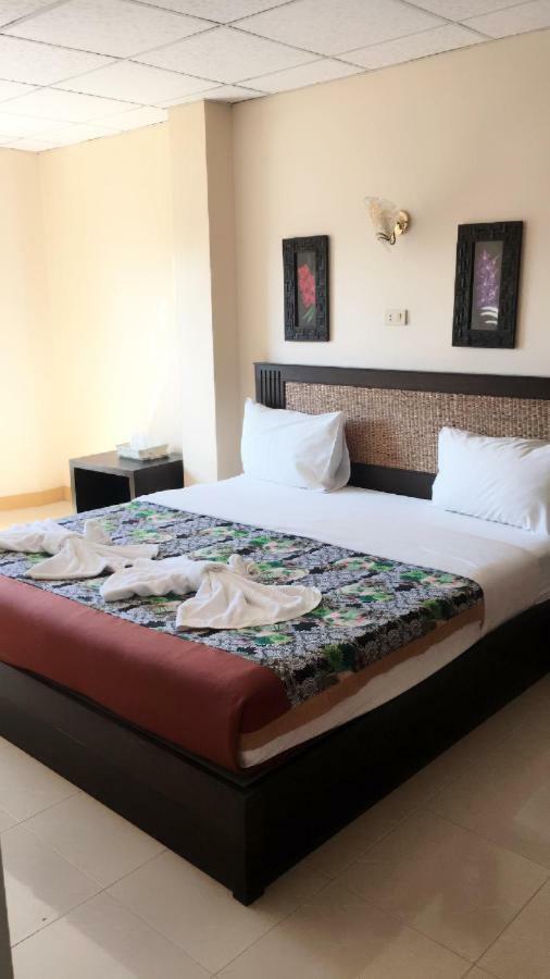 R.T. Hotel Khao Lak Exterior foto
